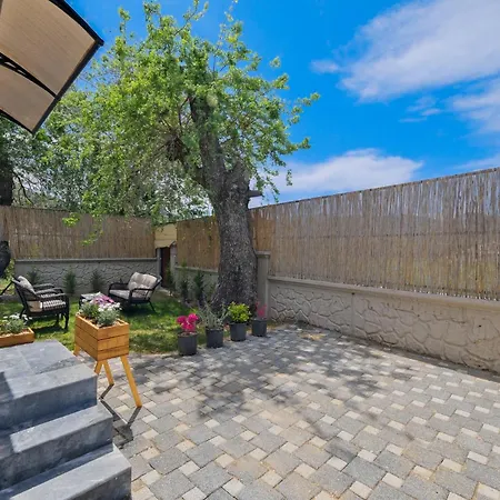 Summerland Villa *