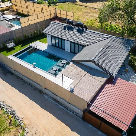 Villa Summerland *